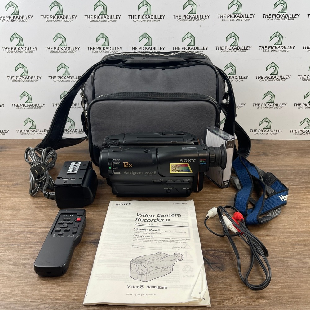 Sony Handycam CCD-TR33 Video 8 Camcorder Bundle with Case Manual Remote Tested